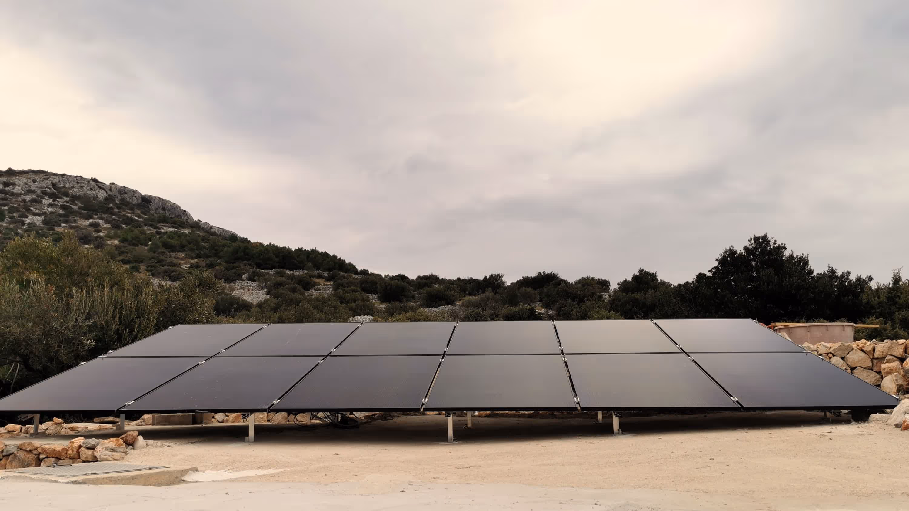 Fotonaponska elektrana — Otok Pašman